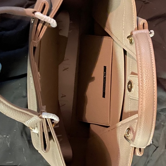 *Brand New* Armani Exchange Bag - Picture 4 of 4